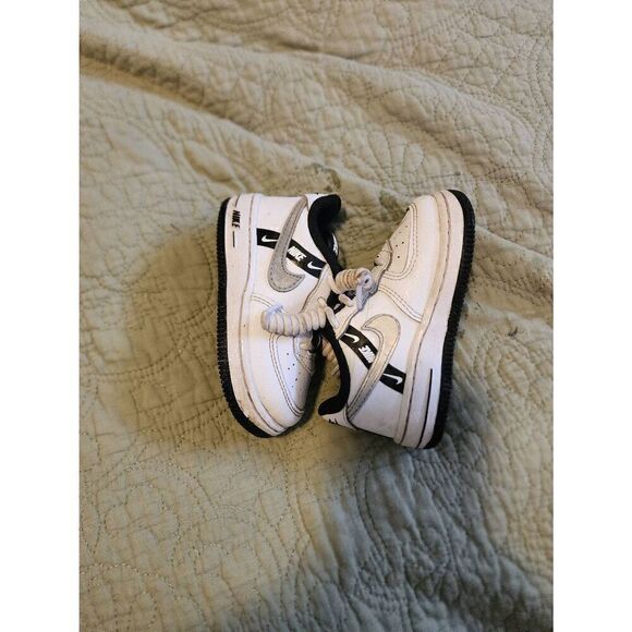 Baby Nike Shoes - Picture 3 of 7